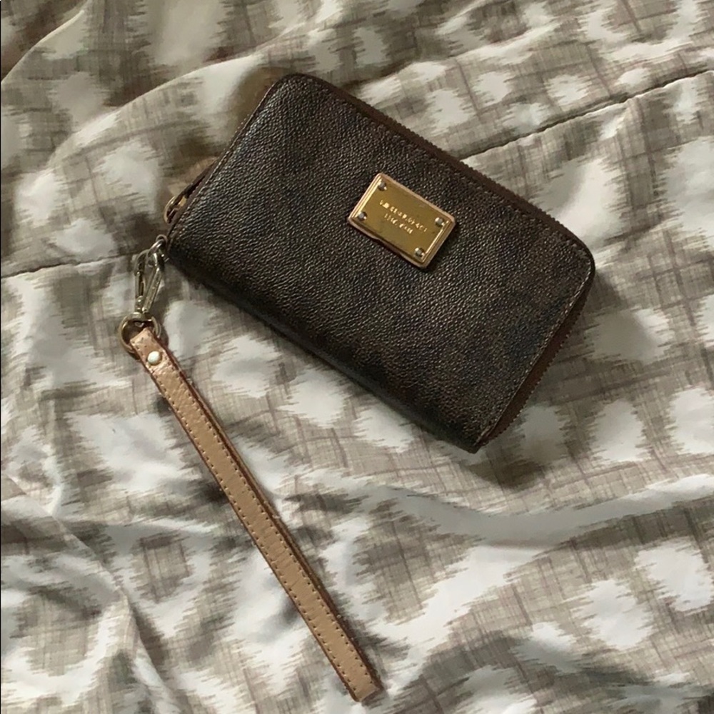 Michael Kors Wristlet. ‼️USED‼️